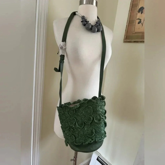 Free People Best In Show Bucket Bag in Hunter Green NWOT $108 - Picture 2 of 12